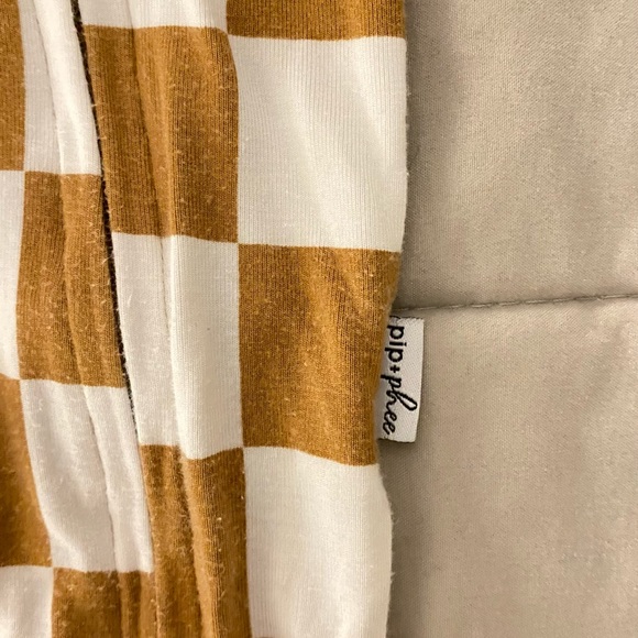 Pip and Phee | 3-6m caramel checkered sleeper - Picture 3 of 5